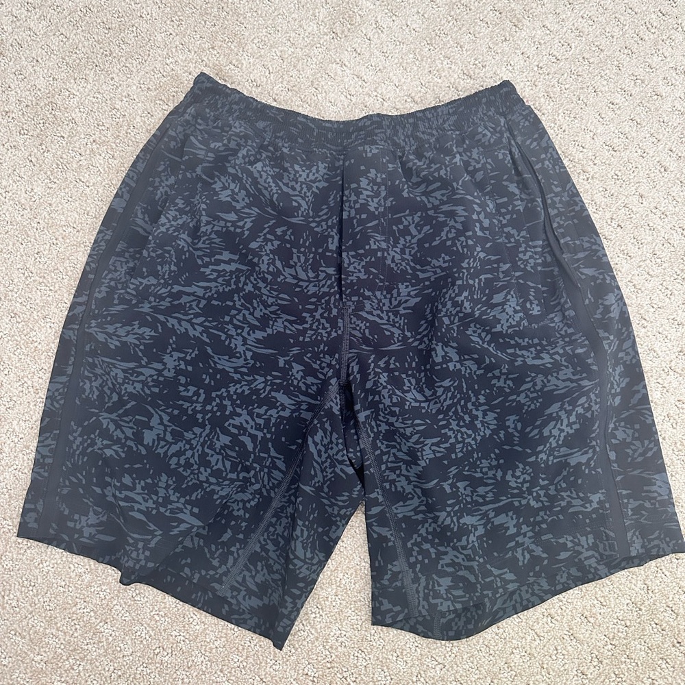 LULULEMON Men’s M Transmission Darkside Black Lined 9" Pace Breaker